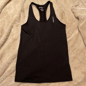 Medium sport sleeveless top.